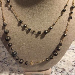 STELLA & DOT GOLD AND GREY PEARL NECKLACE